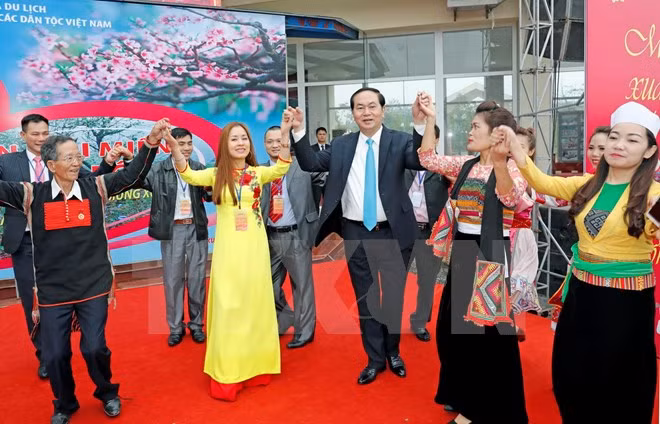 Vietnam prioriza asuntos de nacionalidades, afirma presidente ảnh 1