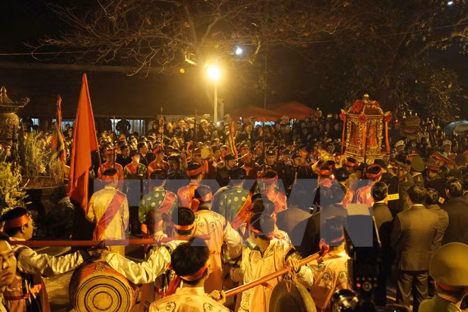 Ceremonia de Sello Real en provincia vietnamita atrae numerosos visitantes ảnh 1