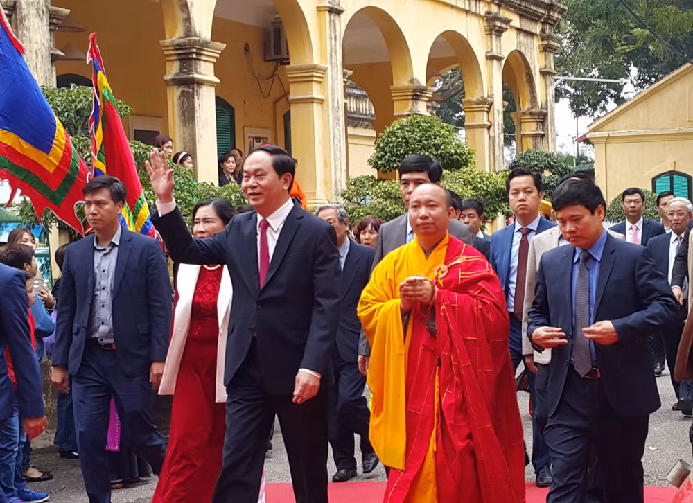 Presidente asiste a ceremonia tradicional en ciudadela imperial Thang Long ảnh 1