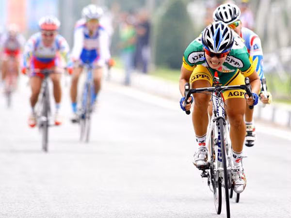 Ciclistas vietnamitas compiten en Campeonato Asiático 2017 ảnh 1