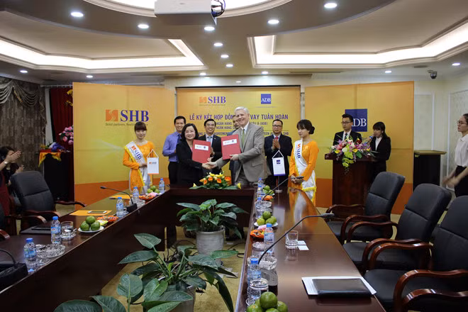 Banco Asiático para el Desarrollo ofrece crédito revolvente a Vietnam ảnh 1