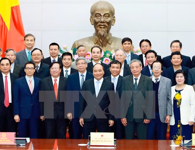 Premier vietnamita aboga por participación de intelectuales en labores legislativas ảnh 1