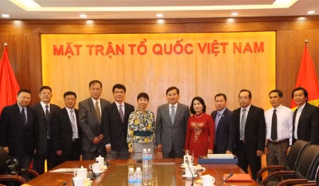 Organizaciones de masas de Vietnam y China fortalecen nexos ảnh 1