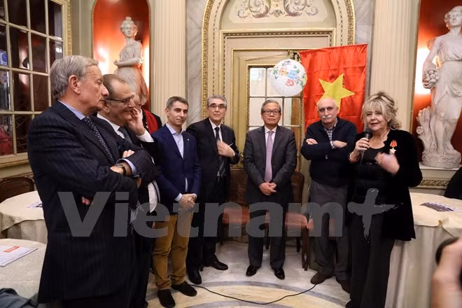 Vietnamitas en Italia festejan por Año Nuevo Lunar ảnh 1