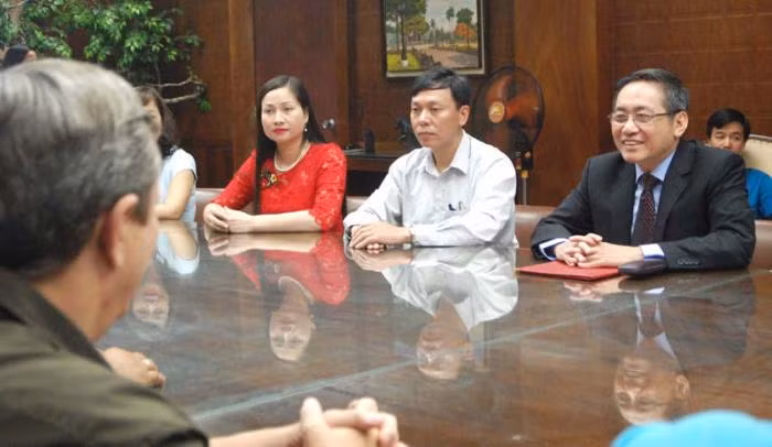 Entregan donación de arroz vietnamita a Cuba ảnh 1