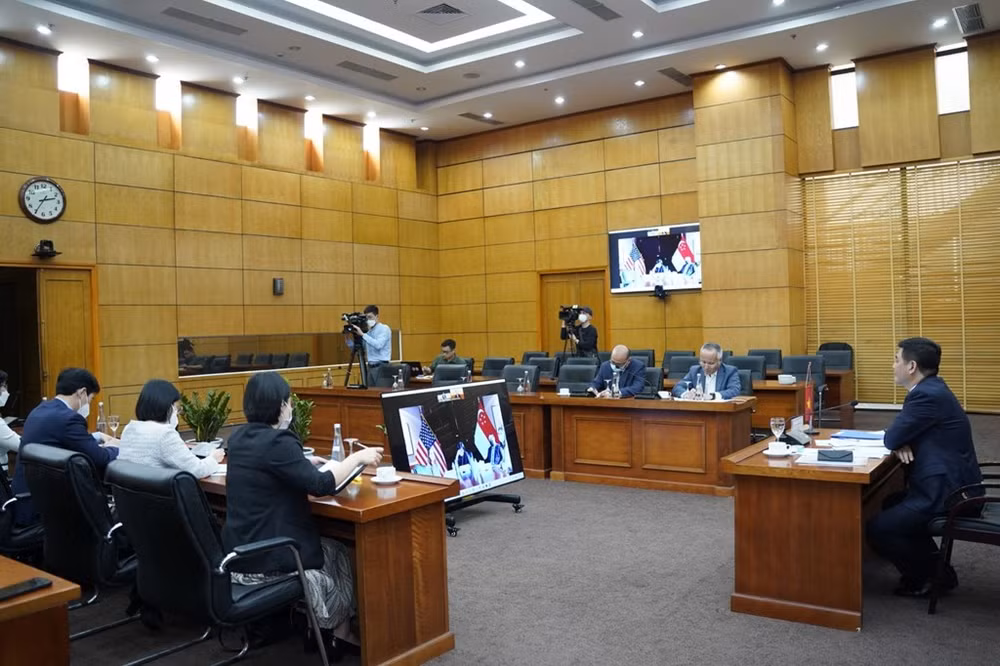 Vietnam promueve relaciones comerciales con Estados Unidos y Singapur ảnh 1