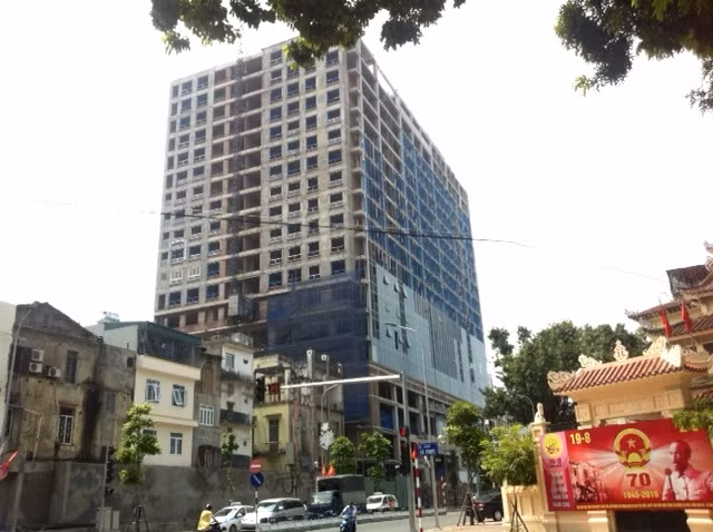 Gobierno pide investigar señales violatorias en construcción en Hanoi ảnh 1