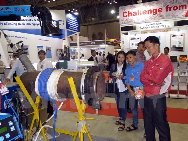 Inauguran exposiciones de industria auxiliar en ciudad survietnamita ảnh 1
