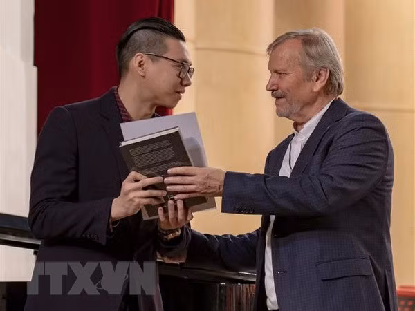 Laureado estudiante vietnamita en el Festival Musical Ruso ảnh 1
