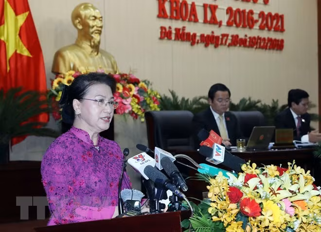 Presidenta parlamentaria de Vietnam exhorta a Da Nang a convertirse en una ciudad inteligente ảnh 1