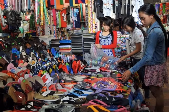 Inauguran 18 edición de Feria de Comercio Fronterizo Vietnam-China ảnh 1