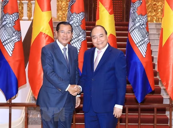 Visita a Vietnam de premier camboyano fomentará cooperación multisectorial ảnh 1