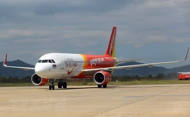 Avión de realiza aterrizaje preventivo por advertencia técnica ảnh 1