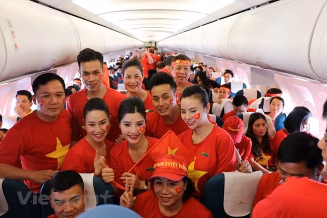 Embajada vietnamita en Malasia garantiza seguridad a fanáticos connacionales del fútbol ảnh 1