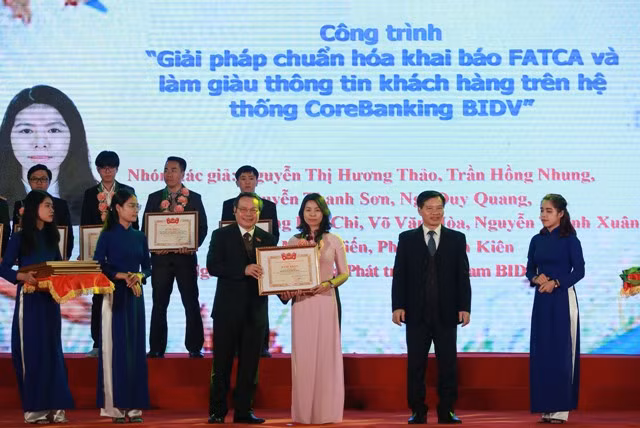  Entregan premios a 28 obras innovadoras de jóvenes vietnamitas ảnh 1