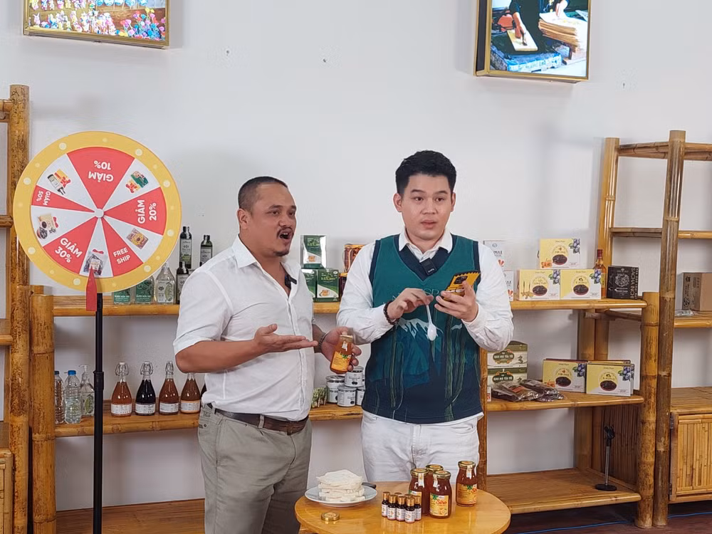 Hanoi mejora promoción de productos OCOP en plataforma TikTok ảnh 1