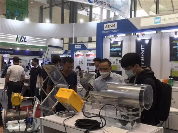 En Hanoi Feria Internacional de tecnología energética y entorno ảnh 2