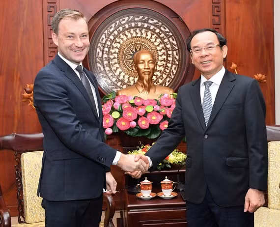 Bielorrusia y Suiza promueven programas de cooperación con Ciudad Ho Chi Minh ảnh 1