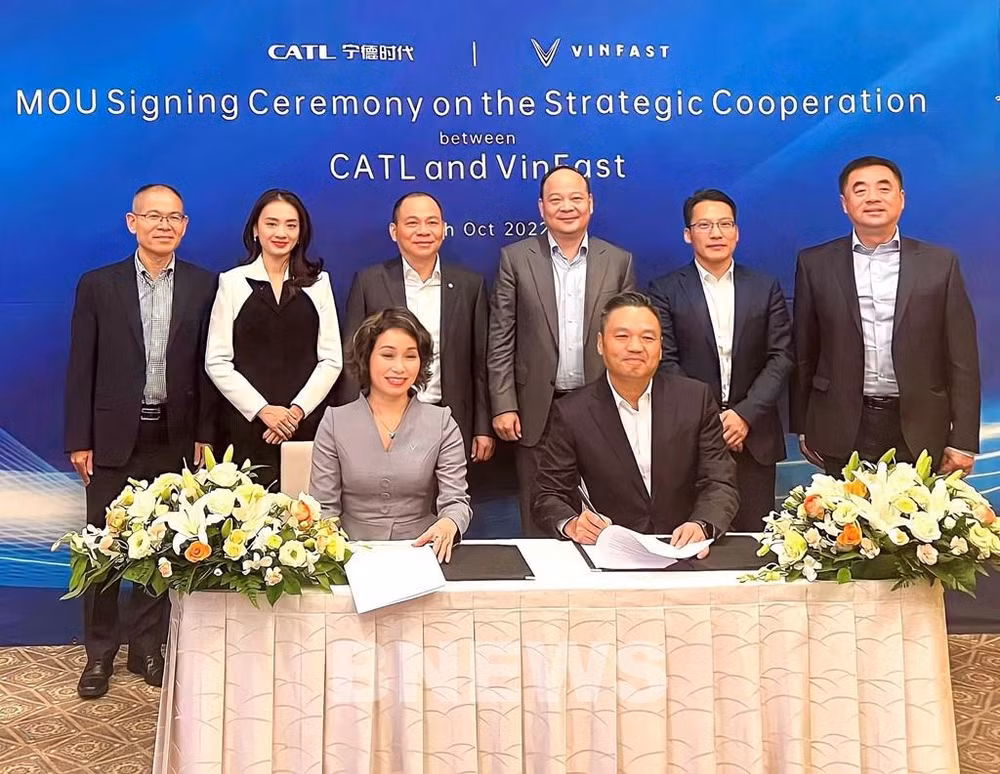 CATL y VinFast cooperan en desarrollo de vehículos eléctricos ảnh 1