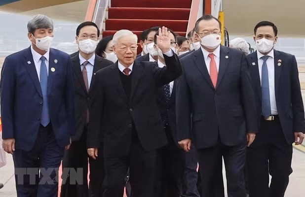 Especialistas chinos destacan importancia de visita del máximo dirigente partidista vietnamita ảnh 1