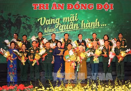 Conmemoran Día Nacional de Inválidos de Guerra y Mártires de Vietnam ảnh 1