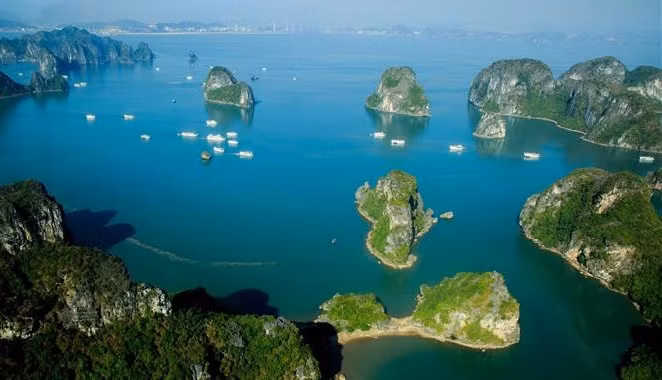 Bahía y túneles vietnamitas entre lugares de turismo de aventura en Sudeste Asiático ảnh 1