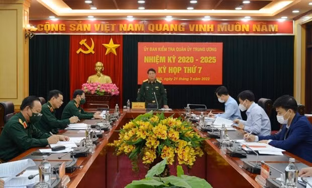 Comisión Militar Central del Partido Comunista de Vietnam debate medidas disciplinarias ảnh 1