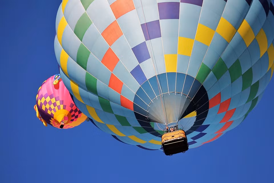 Organizarán por primera vez festival de globos aerostáticos en Hanoi ảnh 1
