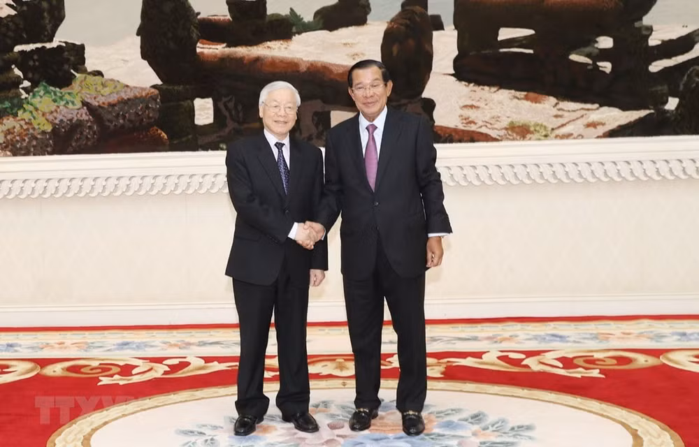 Trabajan Vietnam y Camboya para vigorizar cooperación multifacética bilateral ảnh 1