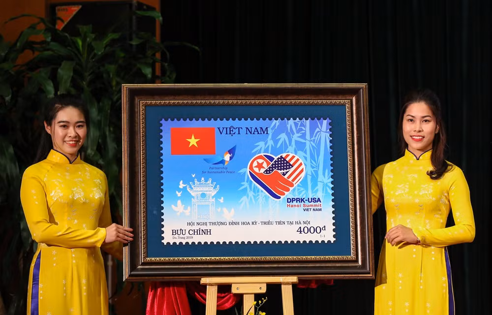 Presentan en Vietnam colección de sellos en ocasión de segunda Cumbre EE.UU.- RPDC ảnh 1