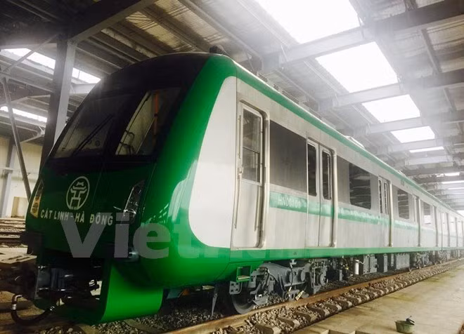 Primer tren elevado en Hanoi entrará en operación oficial en abril ảnh 1