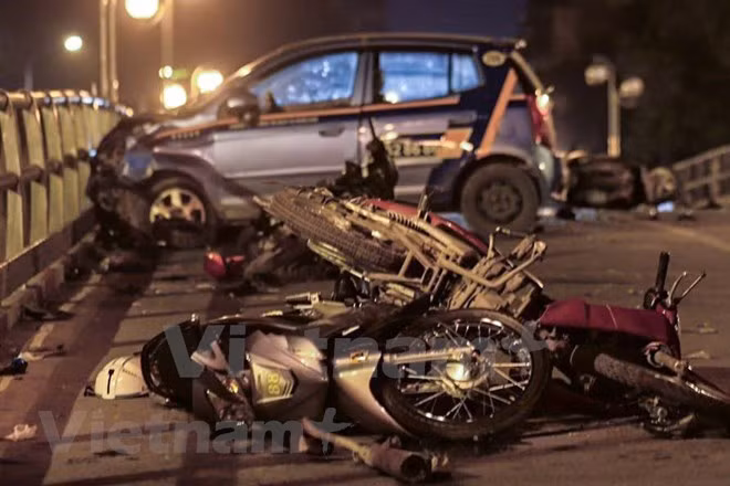 En seis días festivos, 112 muertos por accidentes de tráfico en Vietnam ảnh 1
