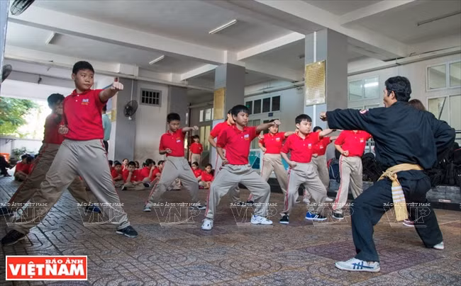 Autodefensa en escuelas con artes marciales vietnamitas tradicionales ảnh 1