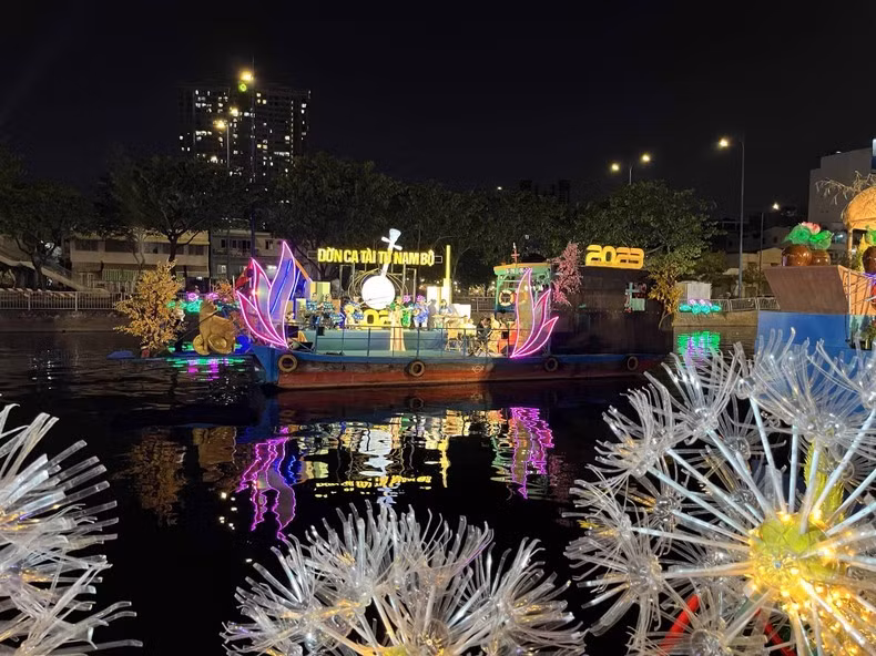 Abren en Ciudad Ho Chi Minh mercado de flores de primavera del Año Nuevo Lunar 2023 ảnh 1