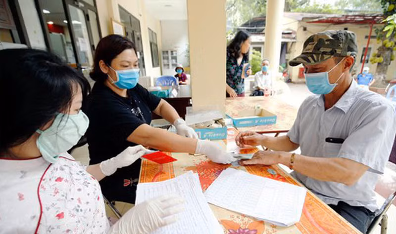 Hanoi fija como meta reducir la pobreza en un 30 por ciento en 2023 ảnh 1