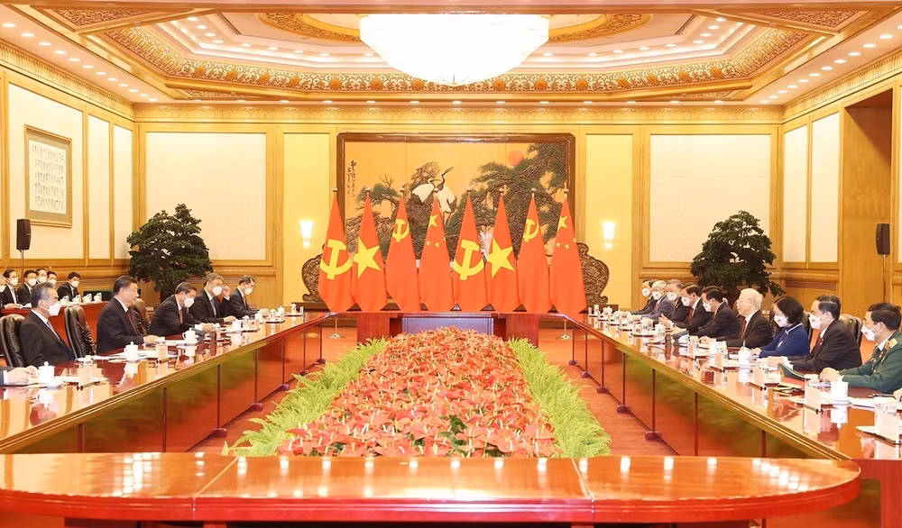 Líderes de Vietnam y China intercambian mensajes por aniversario de lazos ảnh 1