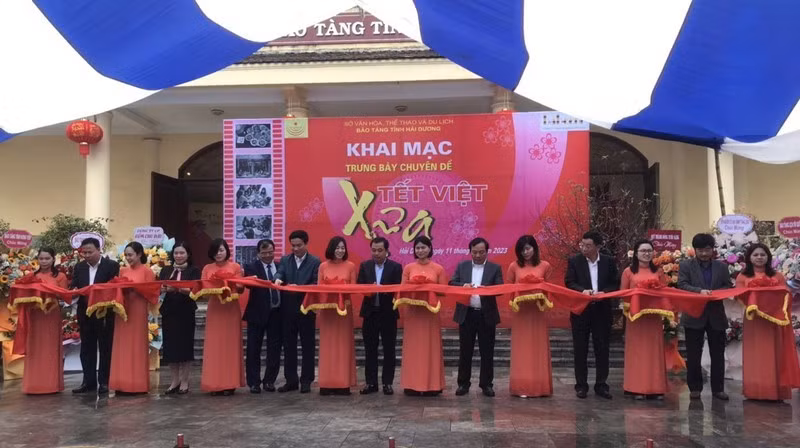Celebran exposición temática sobre el antiguo Tet vietnamita ảnh 1