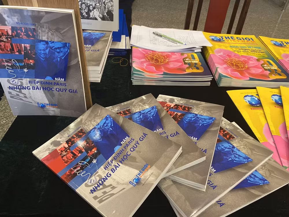 Publican en Vietnam edición especial sobre 50 años del Acuerdo de París ảnh 1