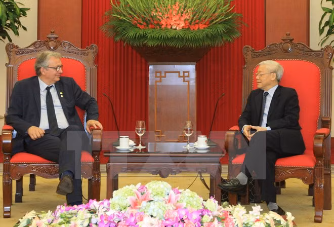 Intensifican nexos entre partidos comunistas de Vietnam y Francia ảnh 1