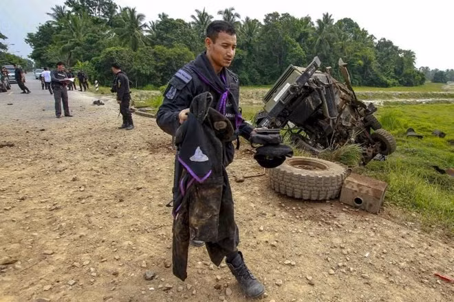 Dos policías mueren en atentado con bomba en Tailandia ảnh 1