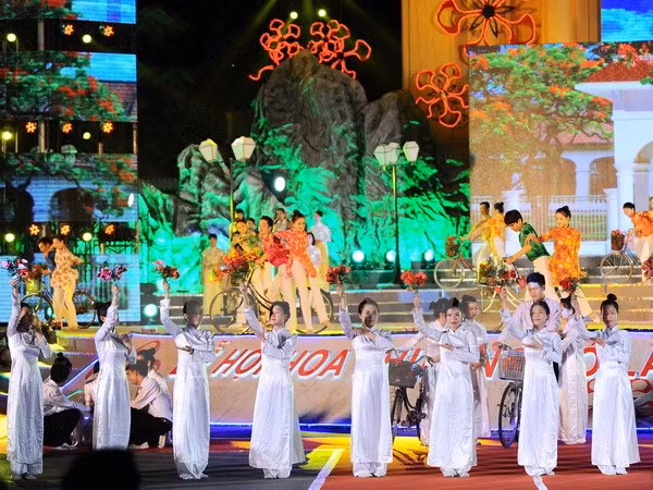 Apertura del quinto festival de framboyán en ciudad de Hai Phong ảnh 2
