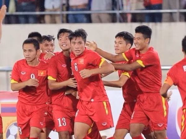 Selección olímpica vietnamita participa en ronda final de fútbol regional ảnh 1