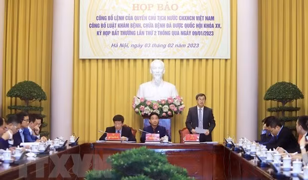 Anuncian Ordenanza sobre Ley de Examen y Tratamiento Médico de Vietnam ảnh 1