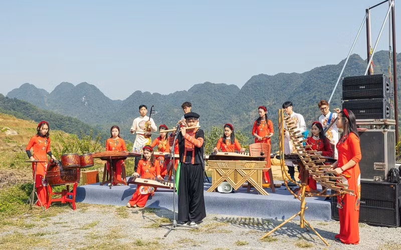 Acercan música clásica y tradicional de Vietnam a estudiantes ảnh 1