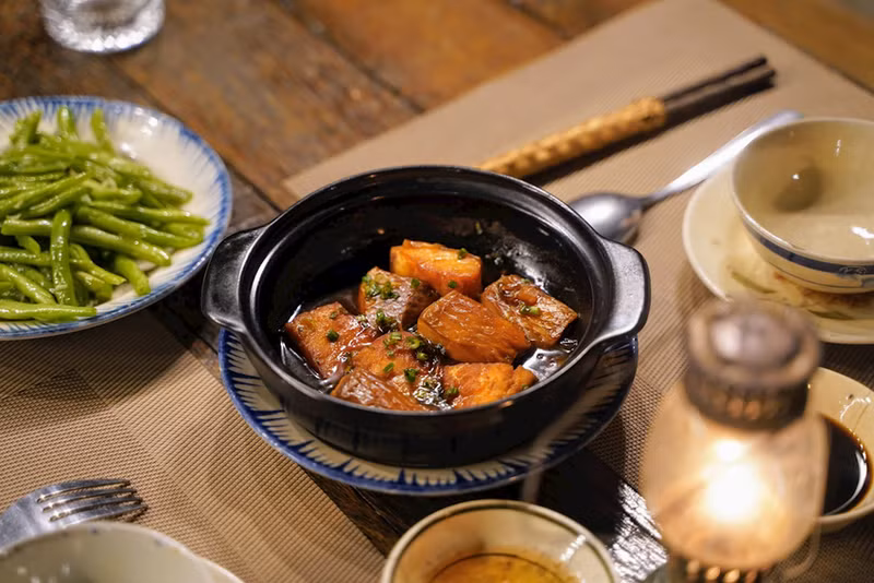 Pescado cocinado a fuego lento de Vietnam, uno de los platos más deliciosos del mundo ảnh 1