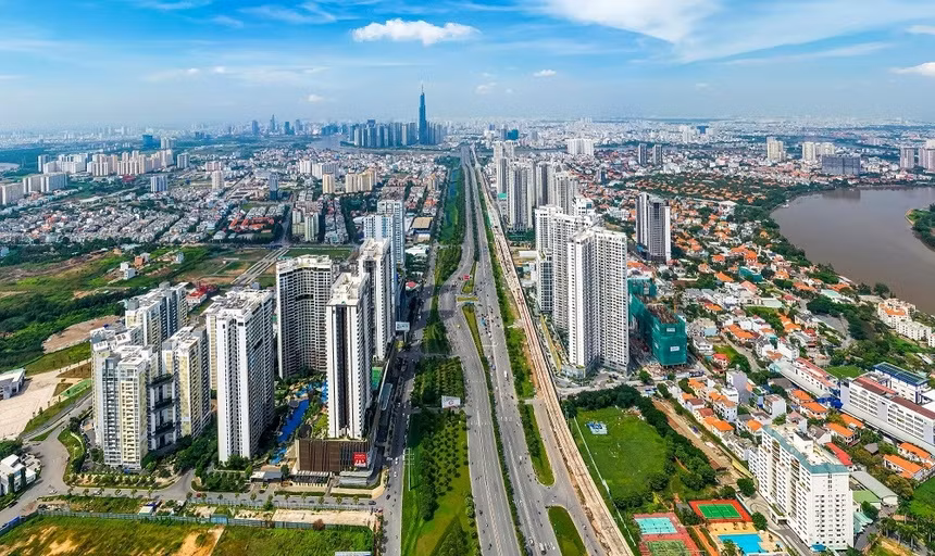 Primer ministro vietnamita exhorta a desarrollar mercado inmobiliario seguro y sostenible ảnh 2