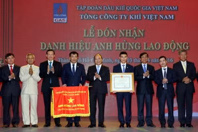 Viceprimer ministro vietnamita destaca importancia de industria petrolera ảnh 1