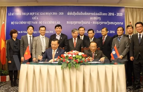Vietnam y Laos consolidan cooperación financiera ảnh 1
