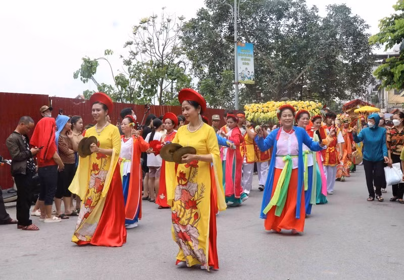 Miles de turistas asisten a Festival del Templo Do en provincia de Bac Ninh ảnh 1