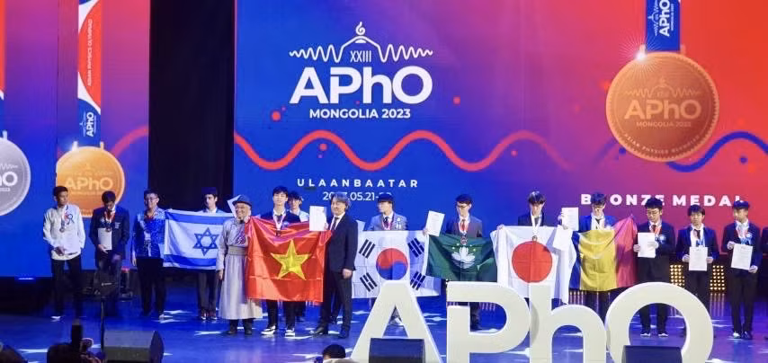 Vietnam gana cuatro medallas en la Olimpiada de Física de Asia - Pacífico ảnh 1
